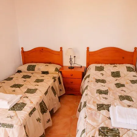 Kione Anamar Hotel 2*