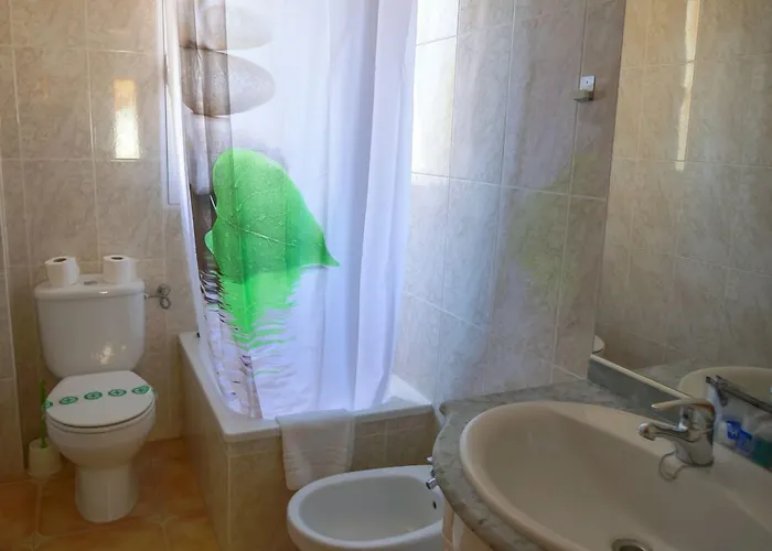 Kione Anamar Hotel 2*